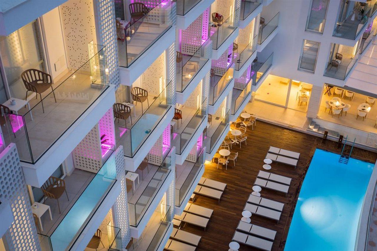 One Ibiza Suites Exterior photo The hotel's interior
