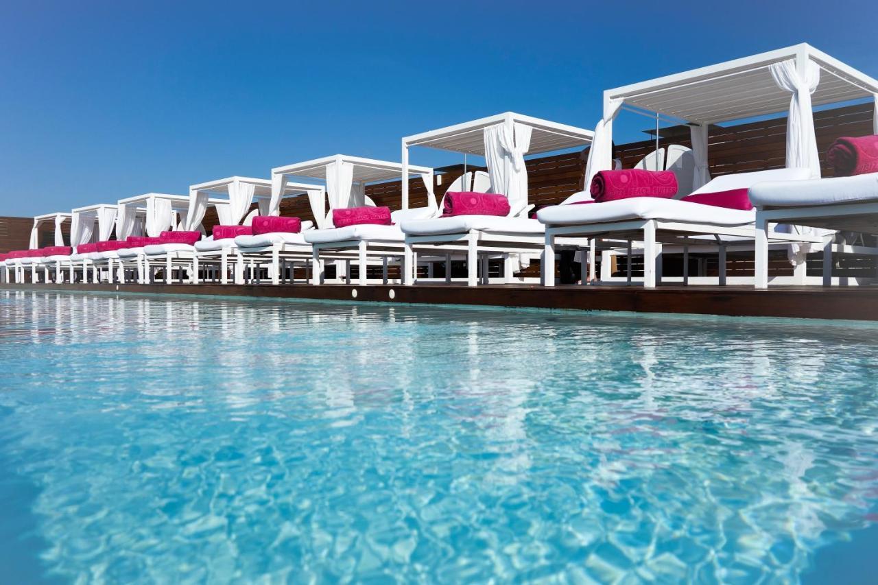 One Ibiza Suites Exterior photo The pool at Nikki Beach Club